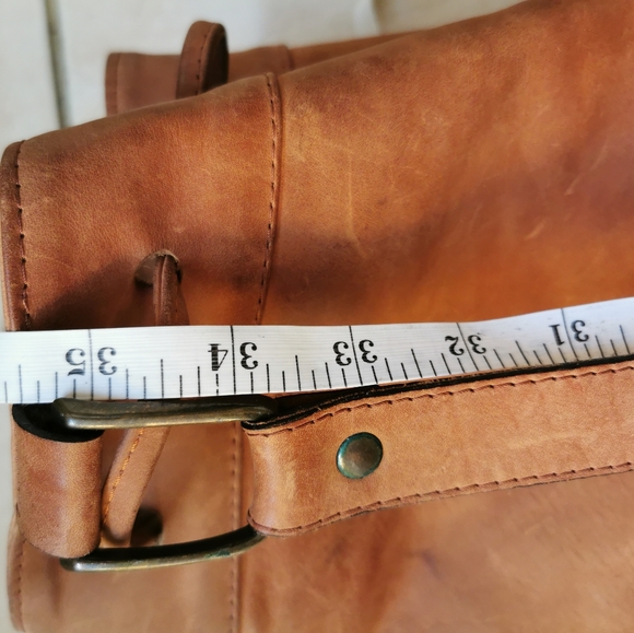 Thick leather over shoulder, tan leather - Picture 9 of 15